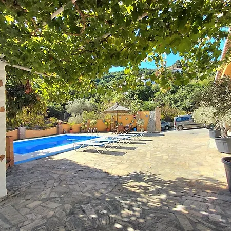 Дом отдыха Family Corner Private Pool Bbq Relax- Private Pool Bbq - Relax