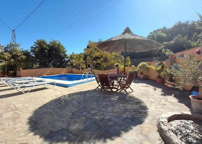 Semesterbostad El Valle *